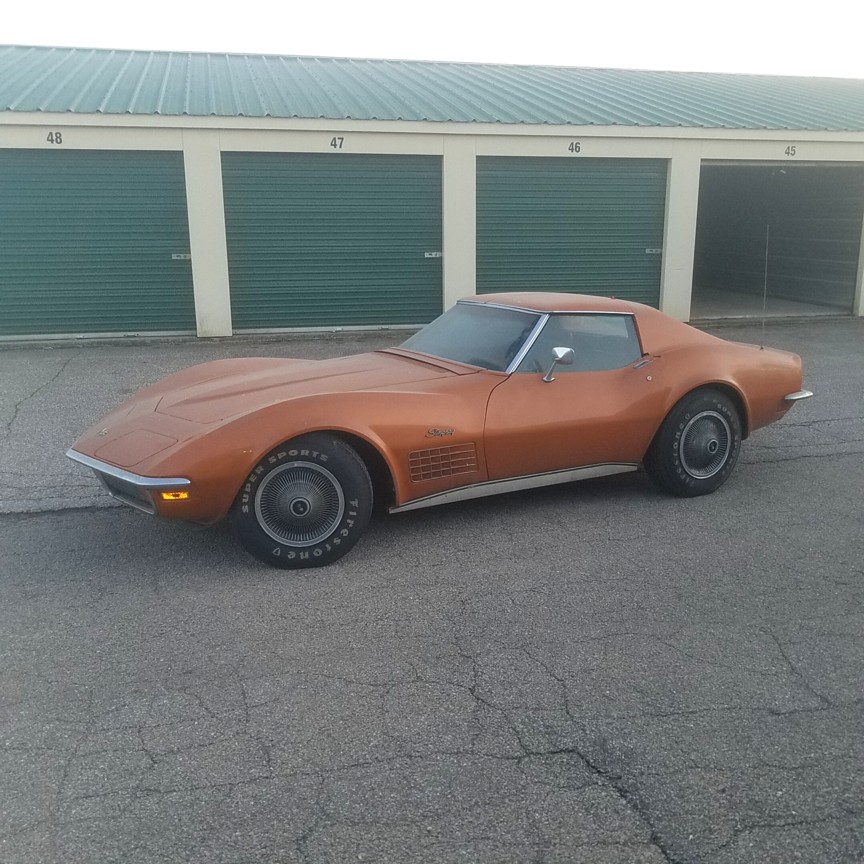 Auction Photo