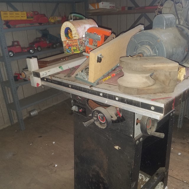 Auction Photo
