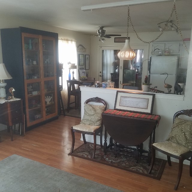 Auction Photo