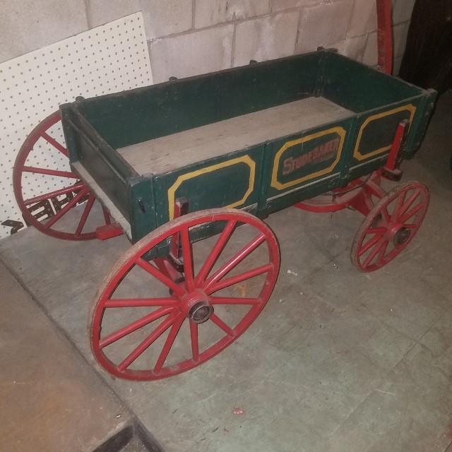 Auction Photo