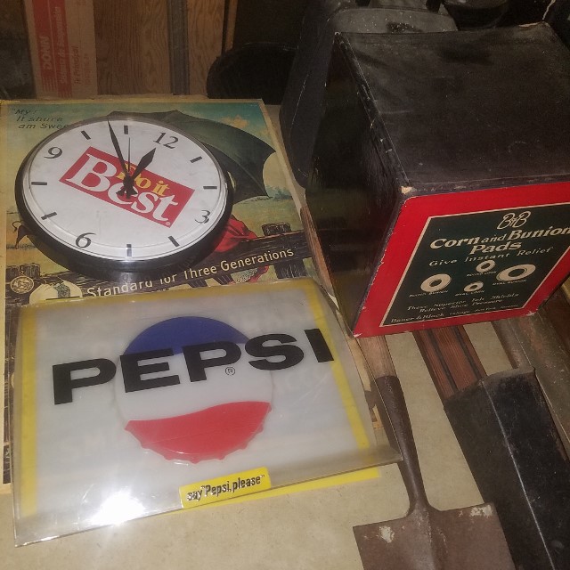 Auction Photo