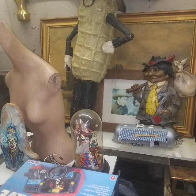 Auction Photo