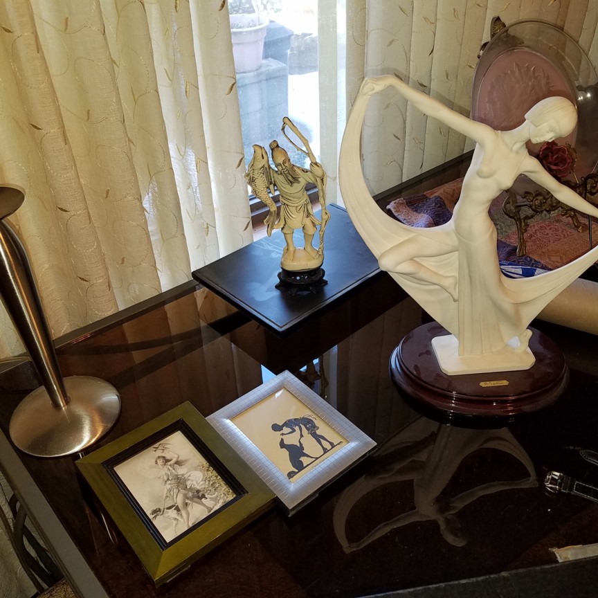 Auction Photo