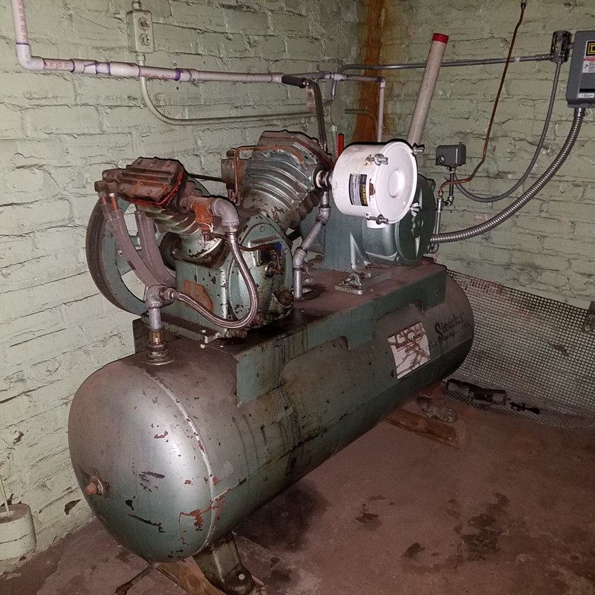 Auction Photo