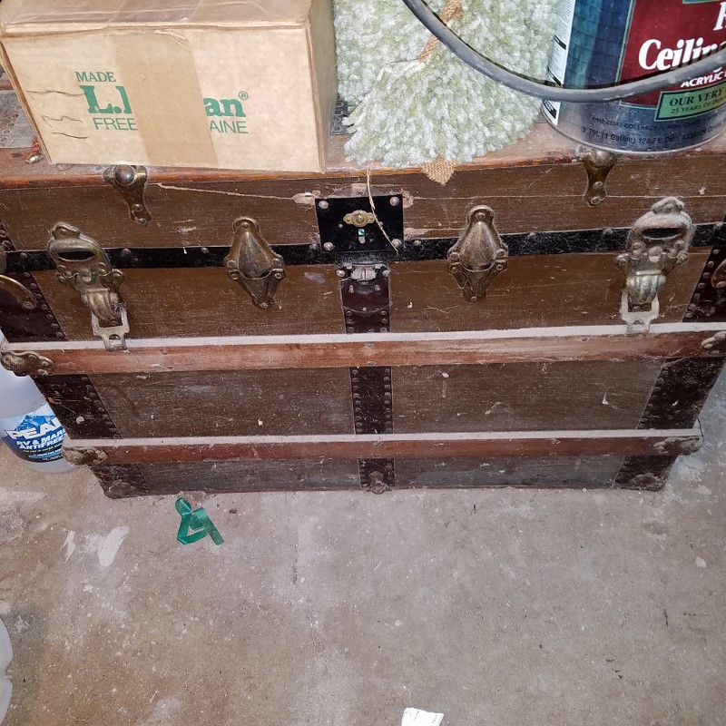 Auction Photo