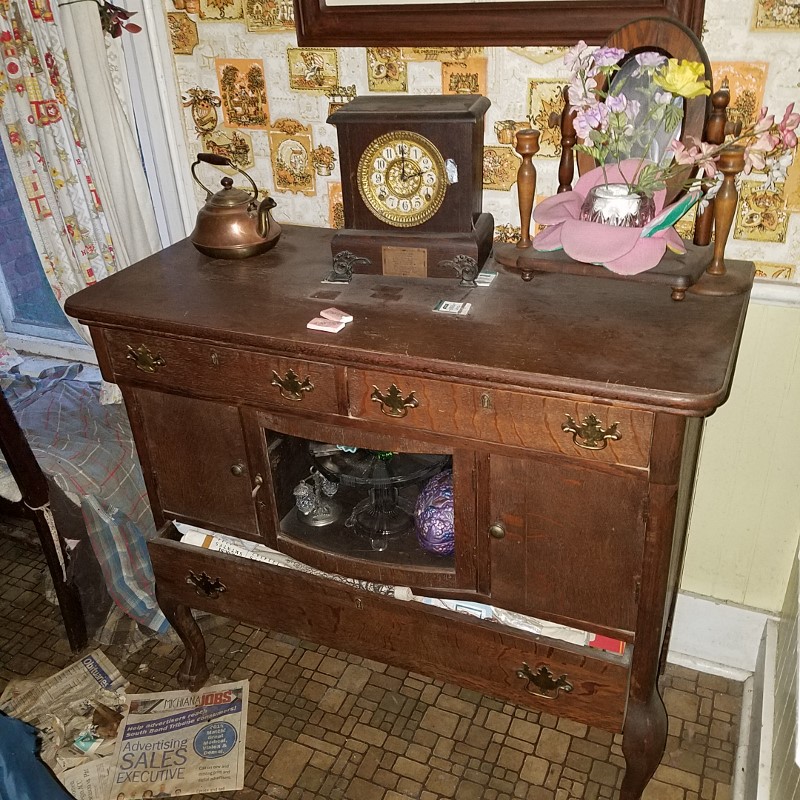 Auction Photo