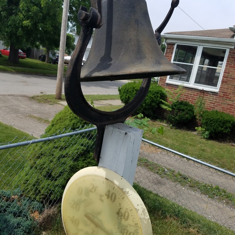Auction Photo