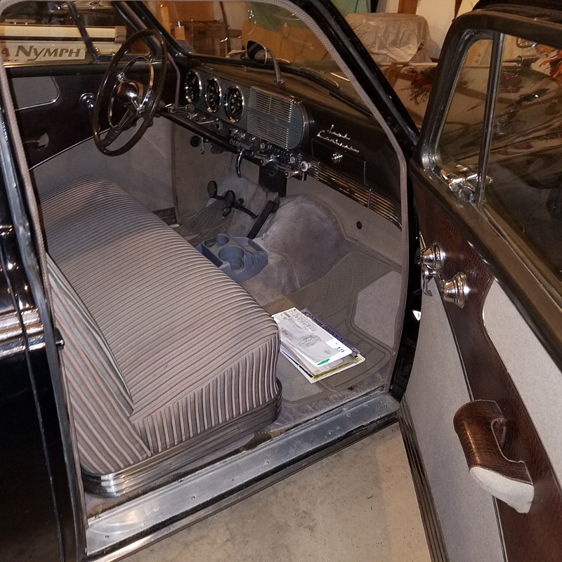 Auction Photo