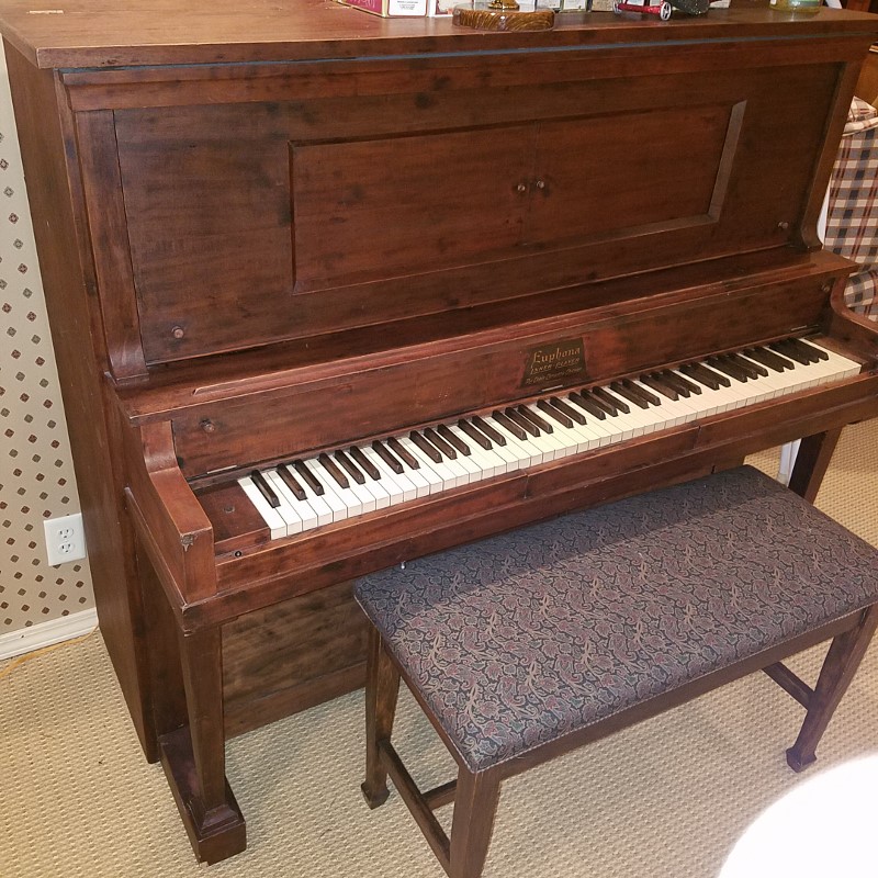 Auction Photo