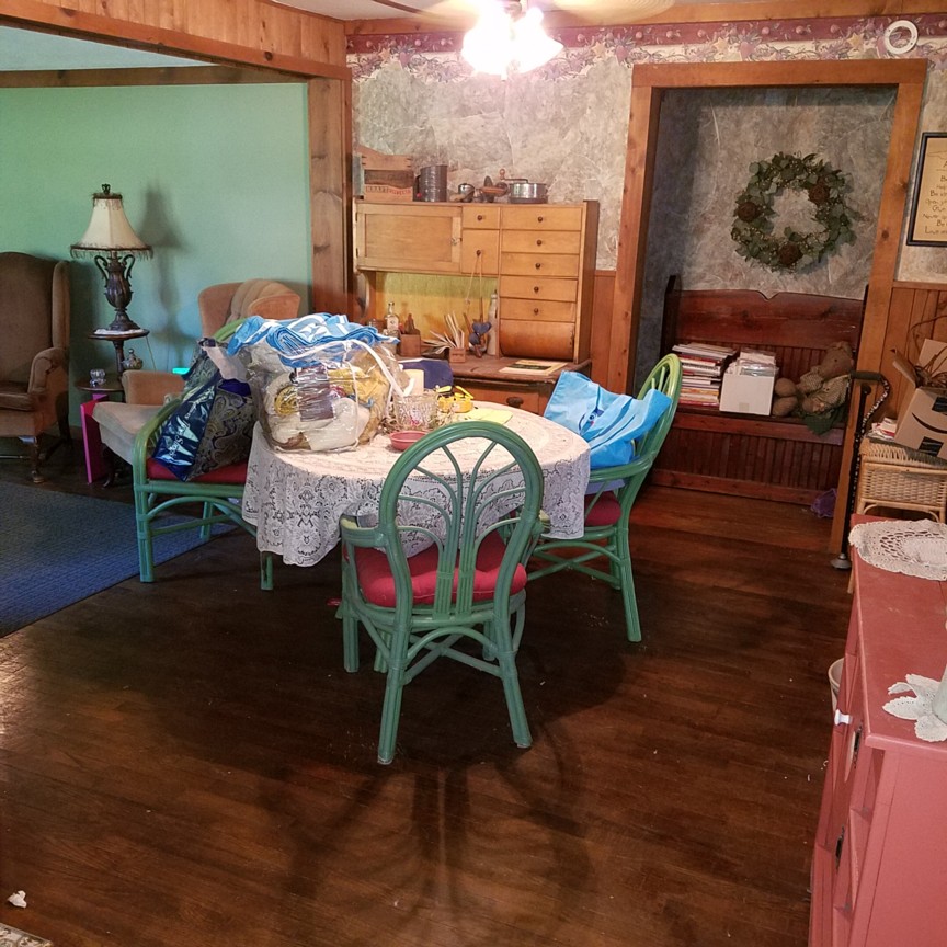 Auction Photo