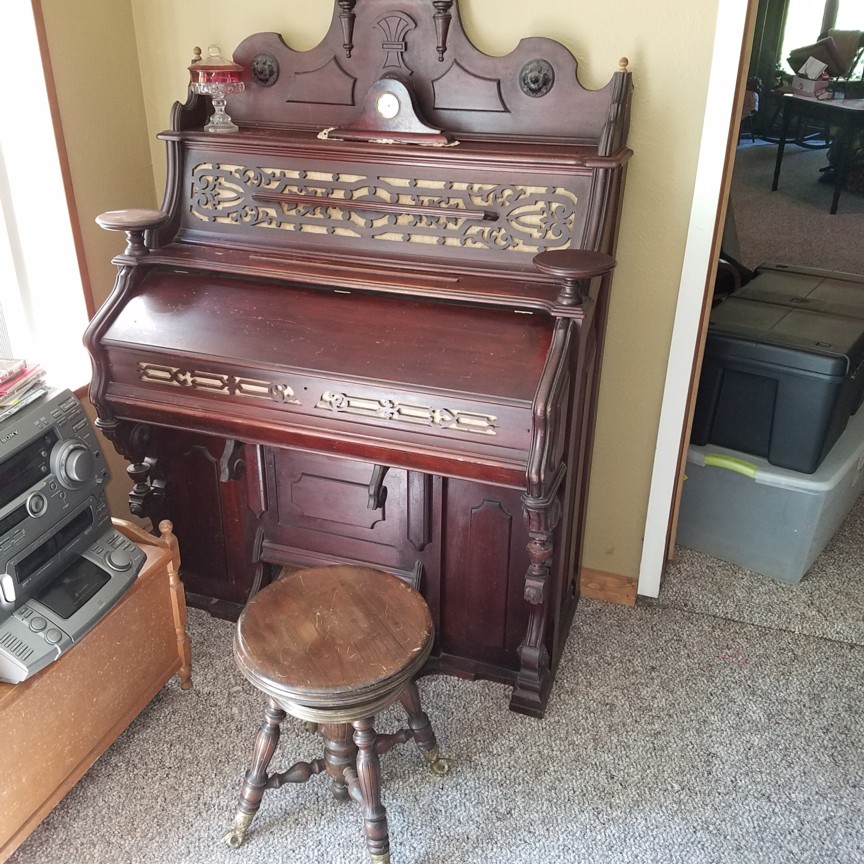 Auction Photo
