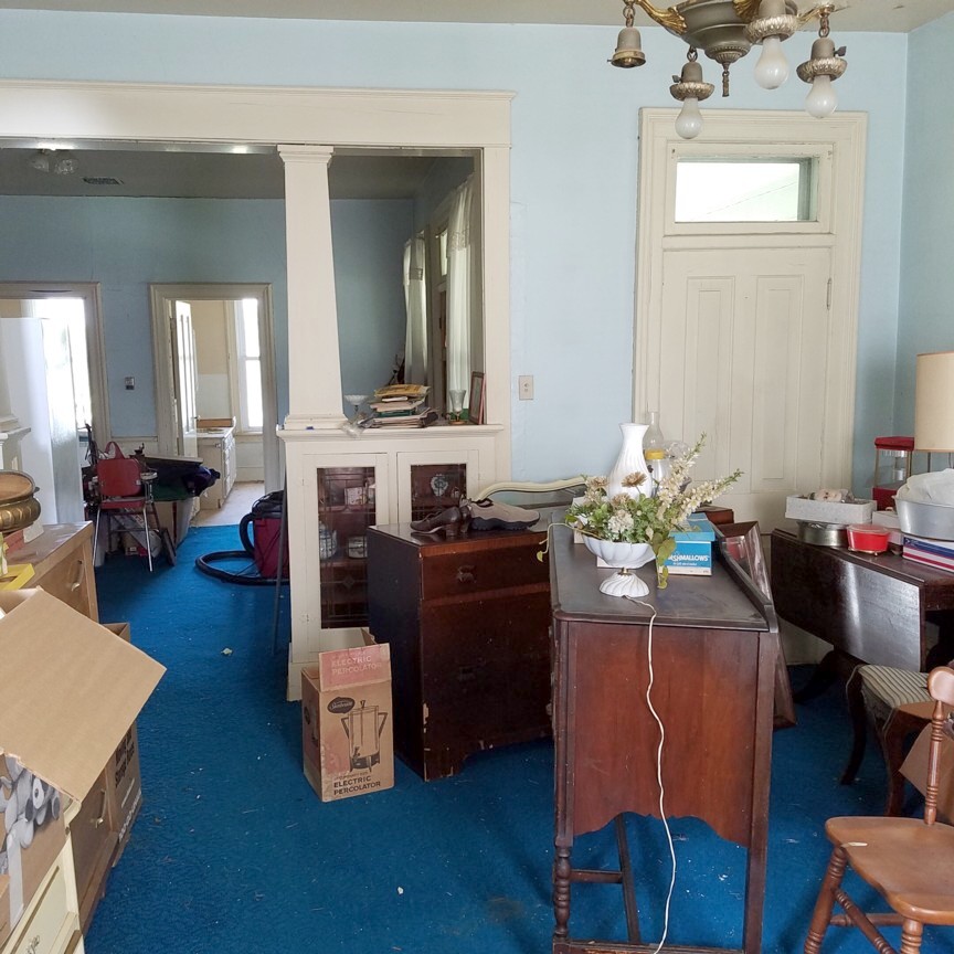 Auction Photo