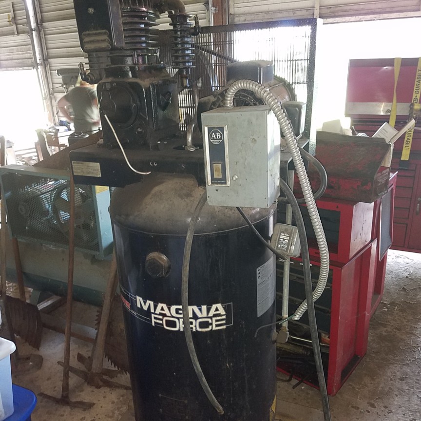 Auction Photo