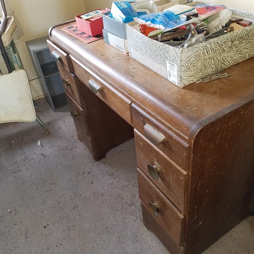 Auction Photo