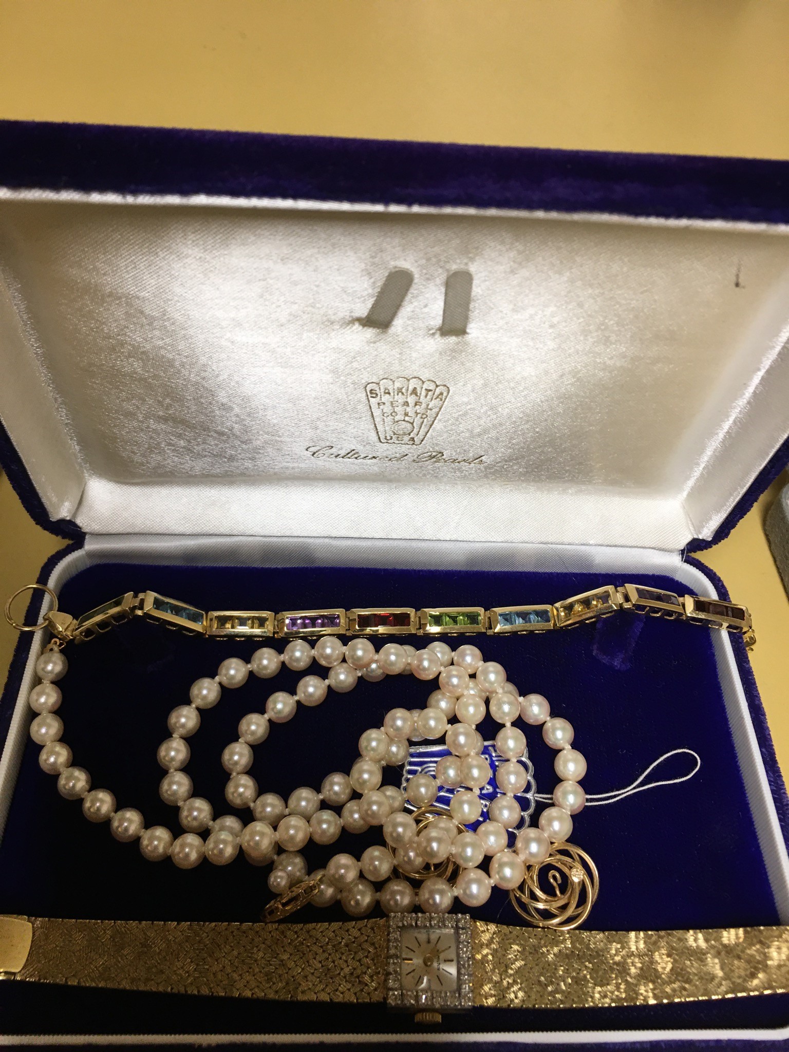 Auction Photo