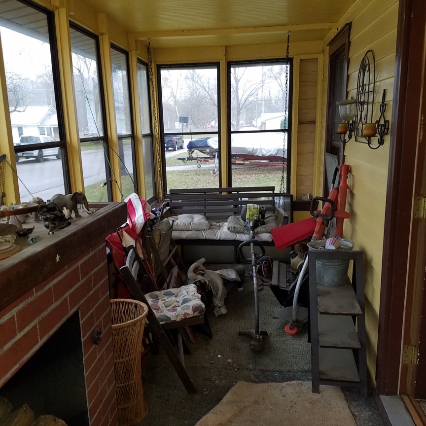 Auction Photo