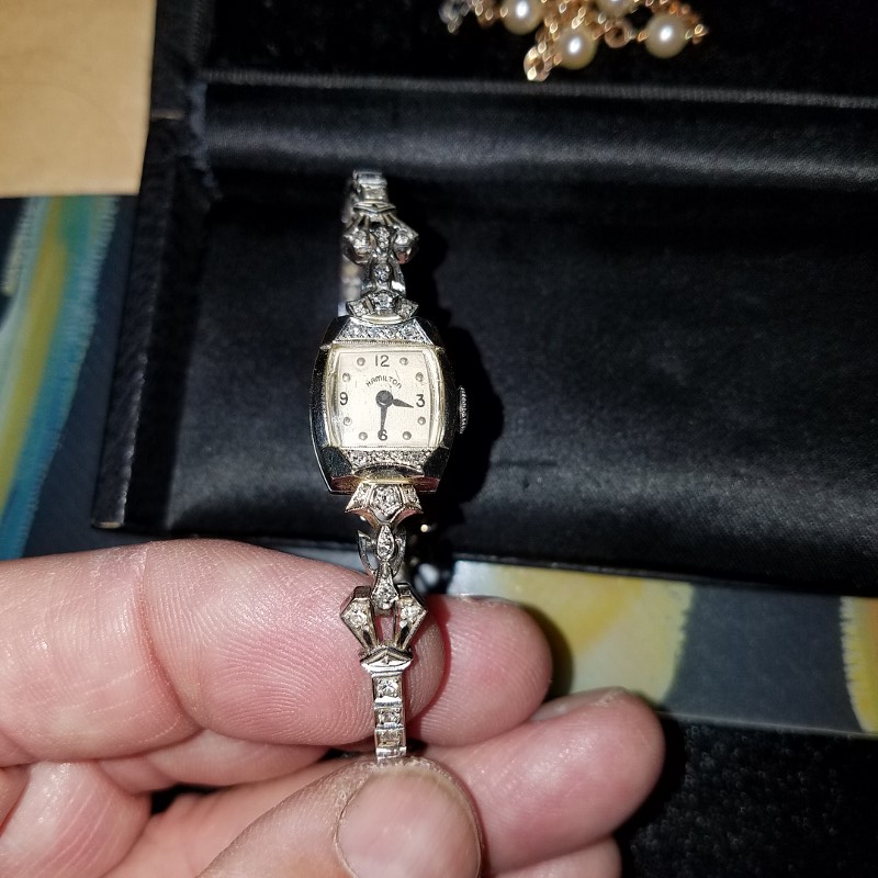 Auction Photo