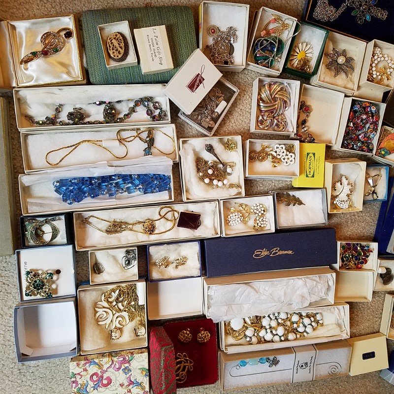 Auction Photo
