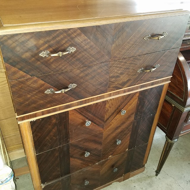 Auction Photo