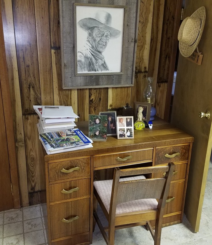 Auction Photo
