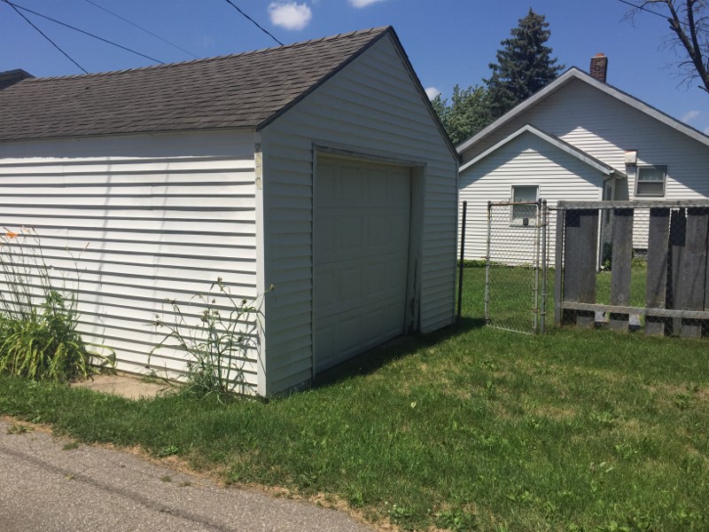 Auction Photo
