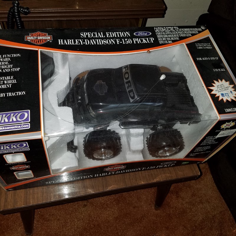 Auction Photo