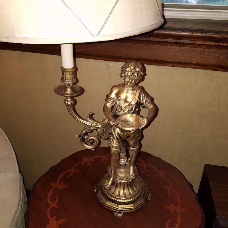 Auction Photo