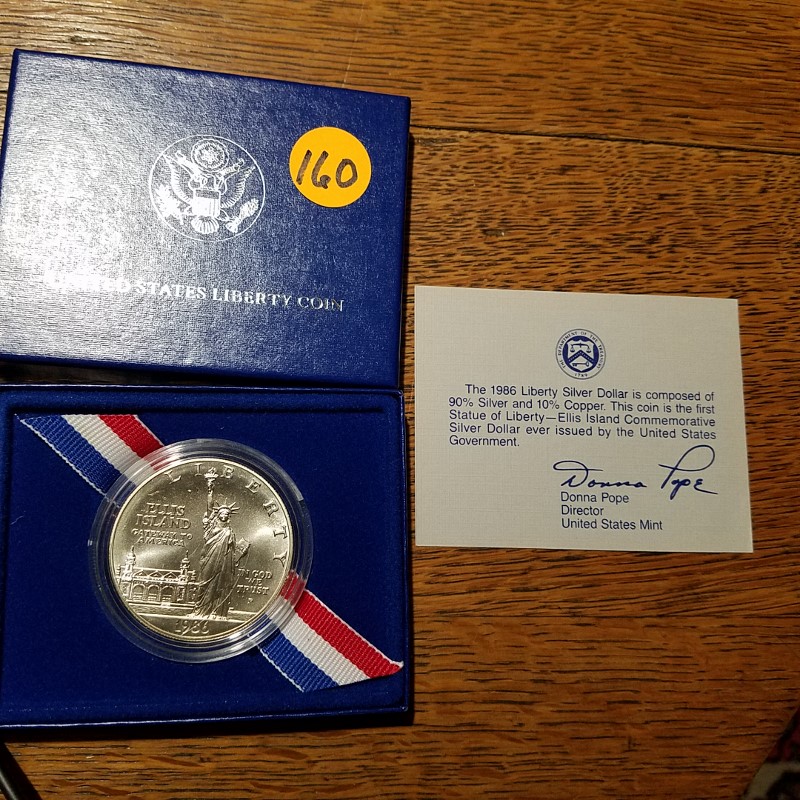 Auction Photo