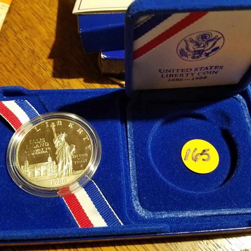 Auction Photo