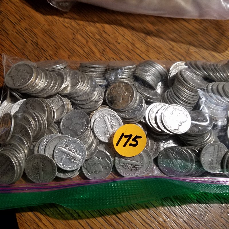 Auction Photo