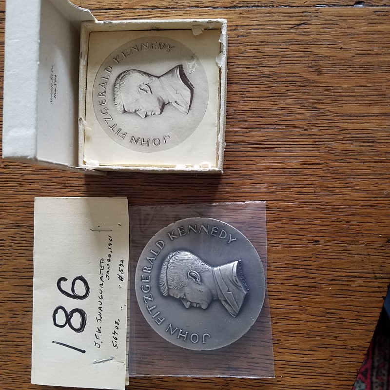 Auction Photo