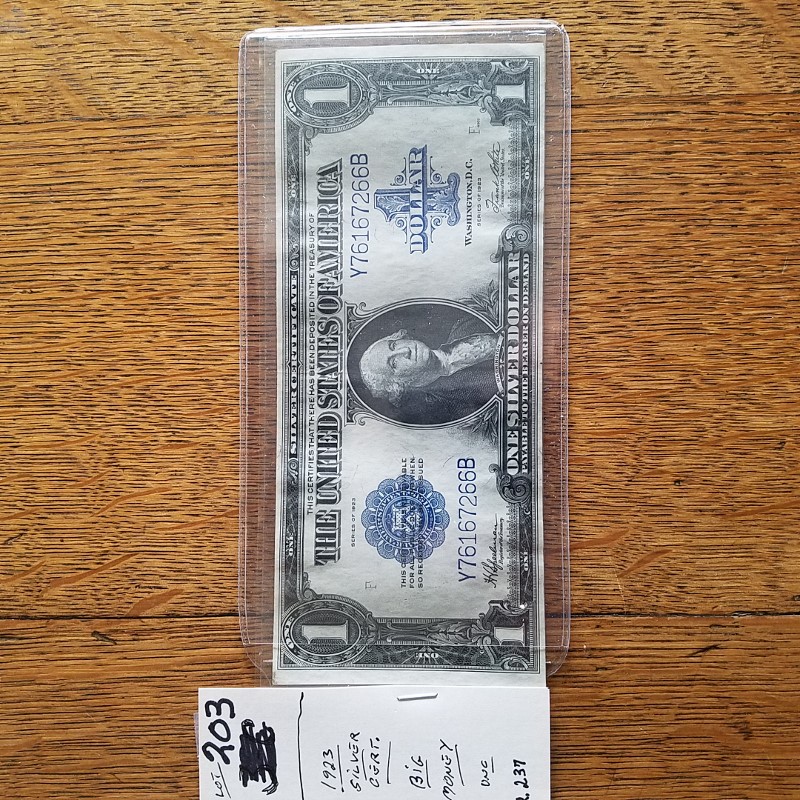 Auction Photo