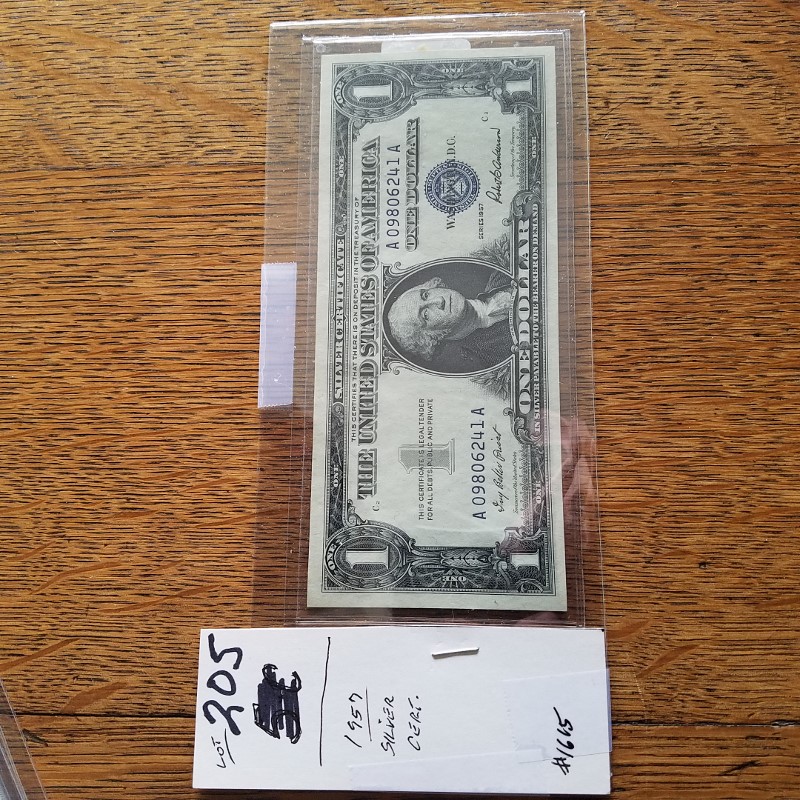 Auction Photo