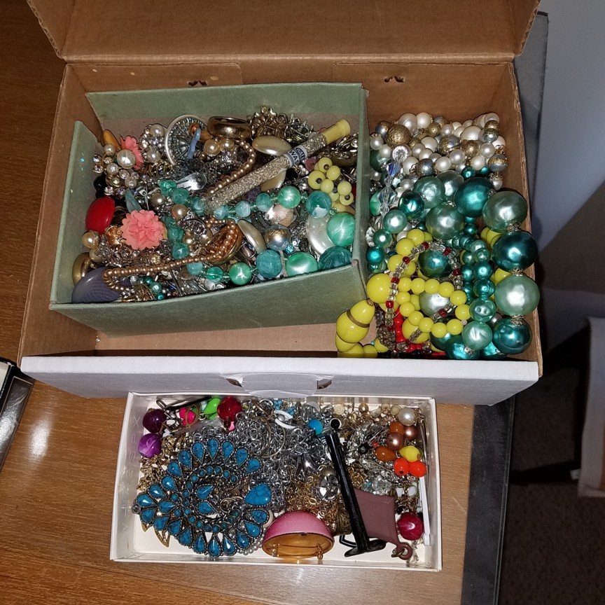 Auction Photo