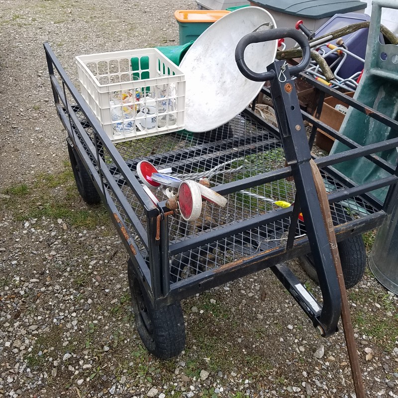 Auction Photo