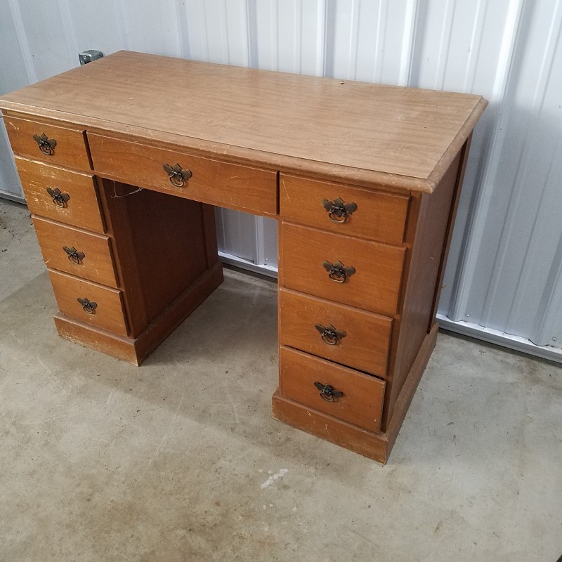 Auction Photo