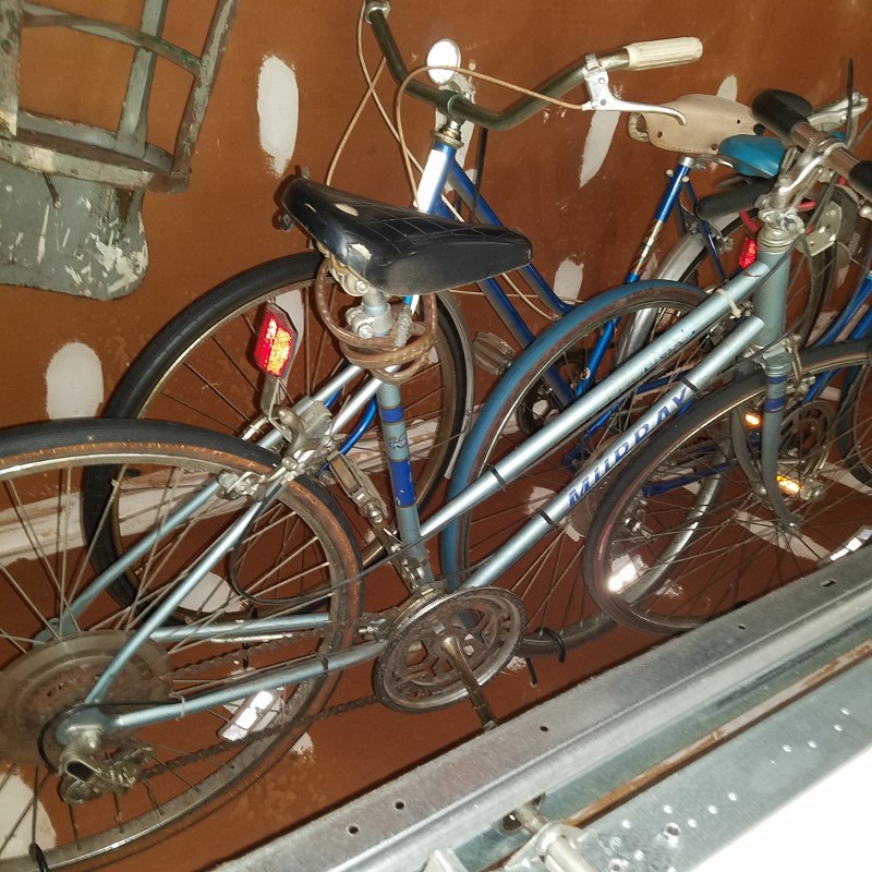 Auction Photo