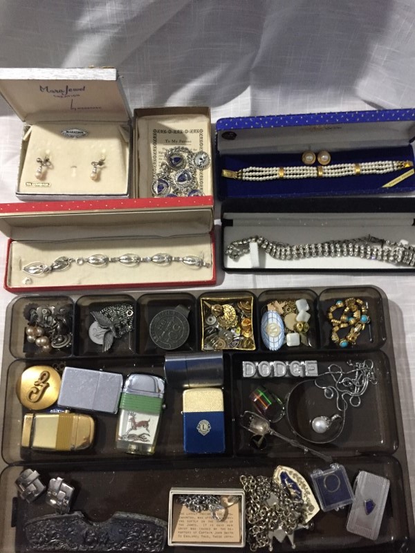 Auction Photo