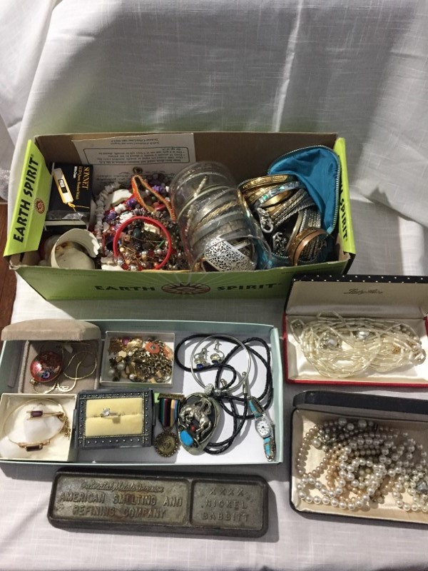Auction Photo