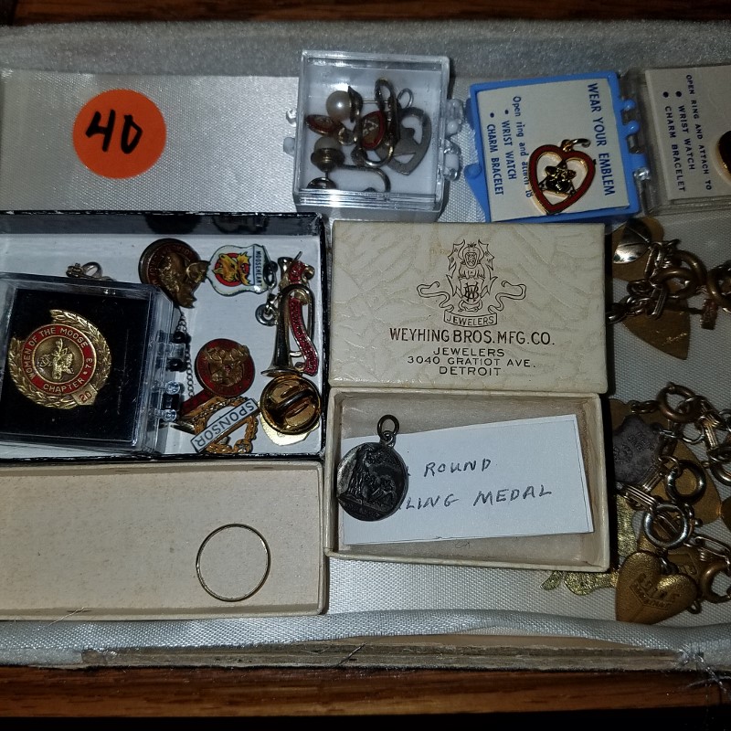 Auction Photo