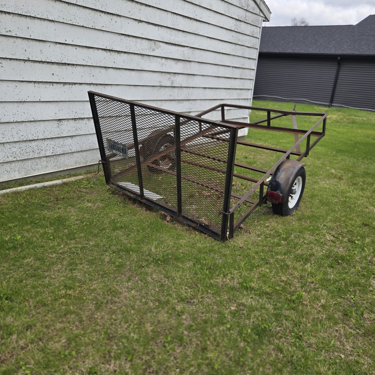 Auction Photo