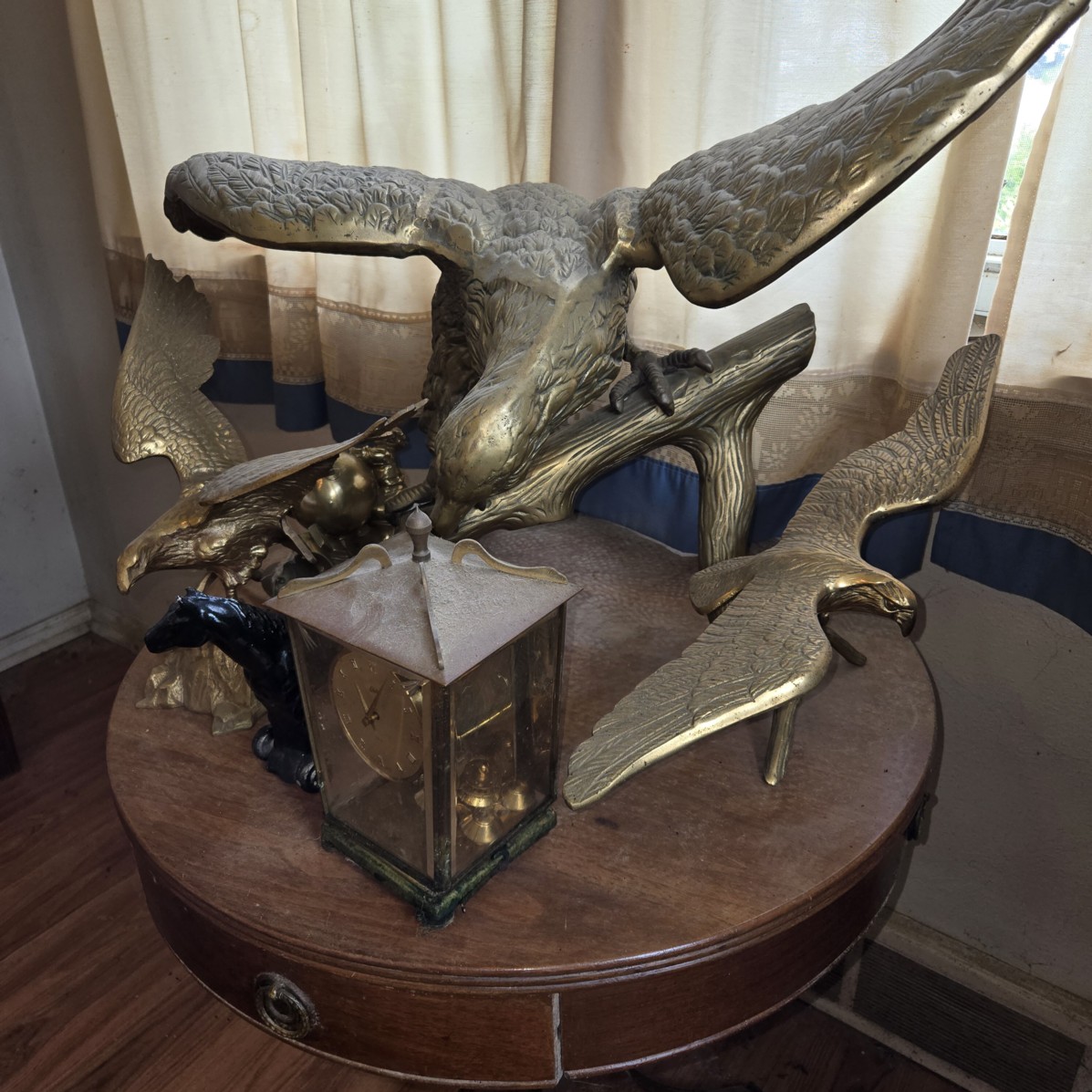 Auction Photo