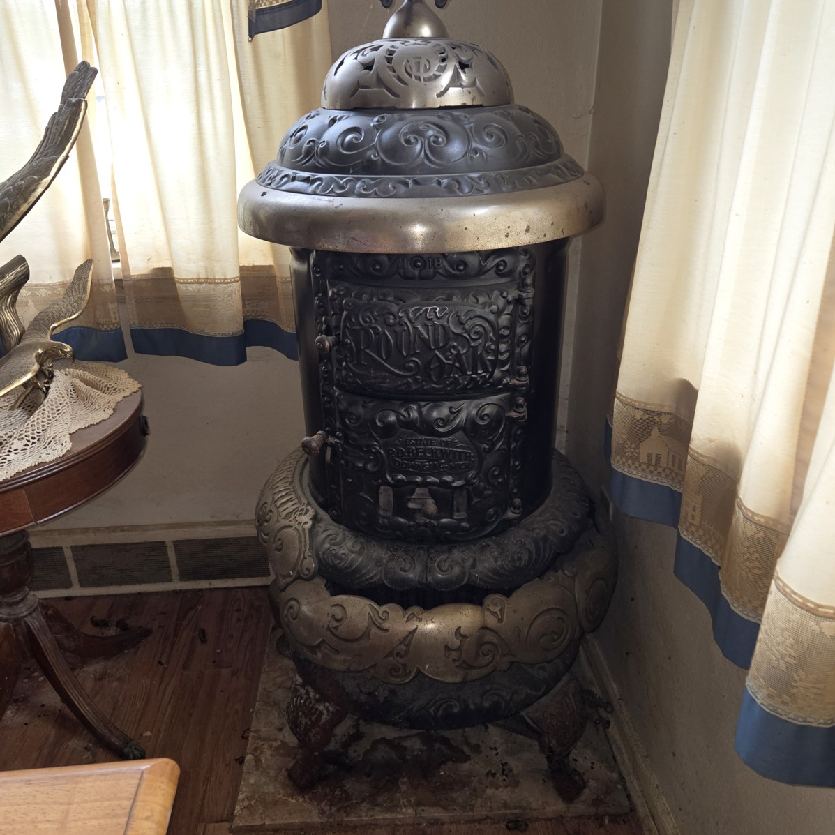 Auction Photo
