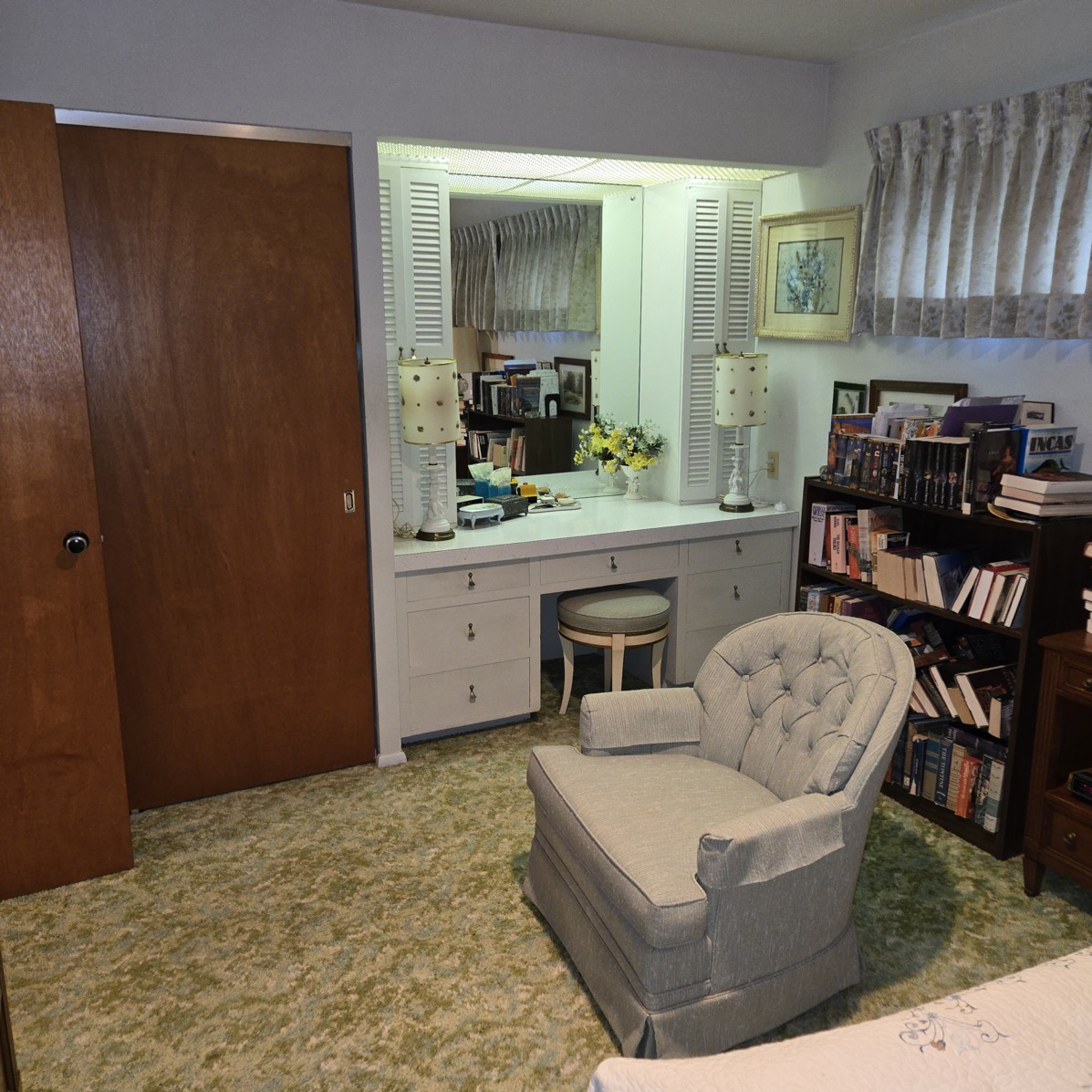 Auction Photo