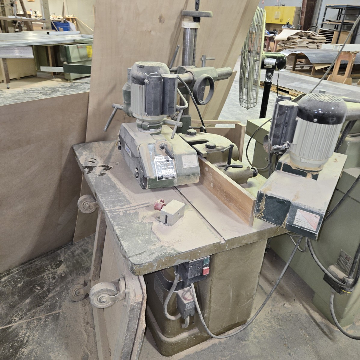 Auction Photo