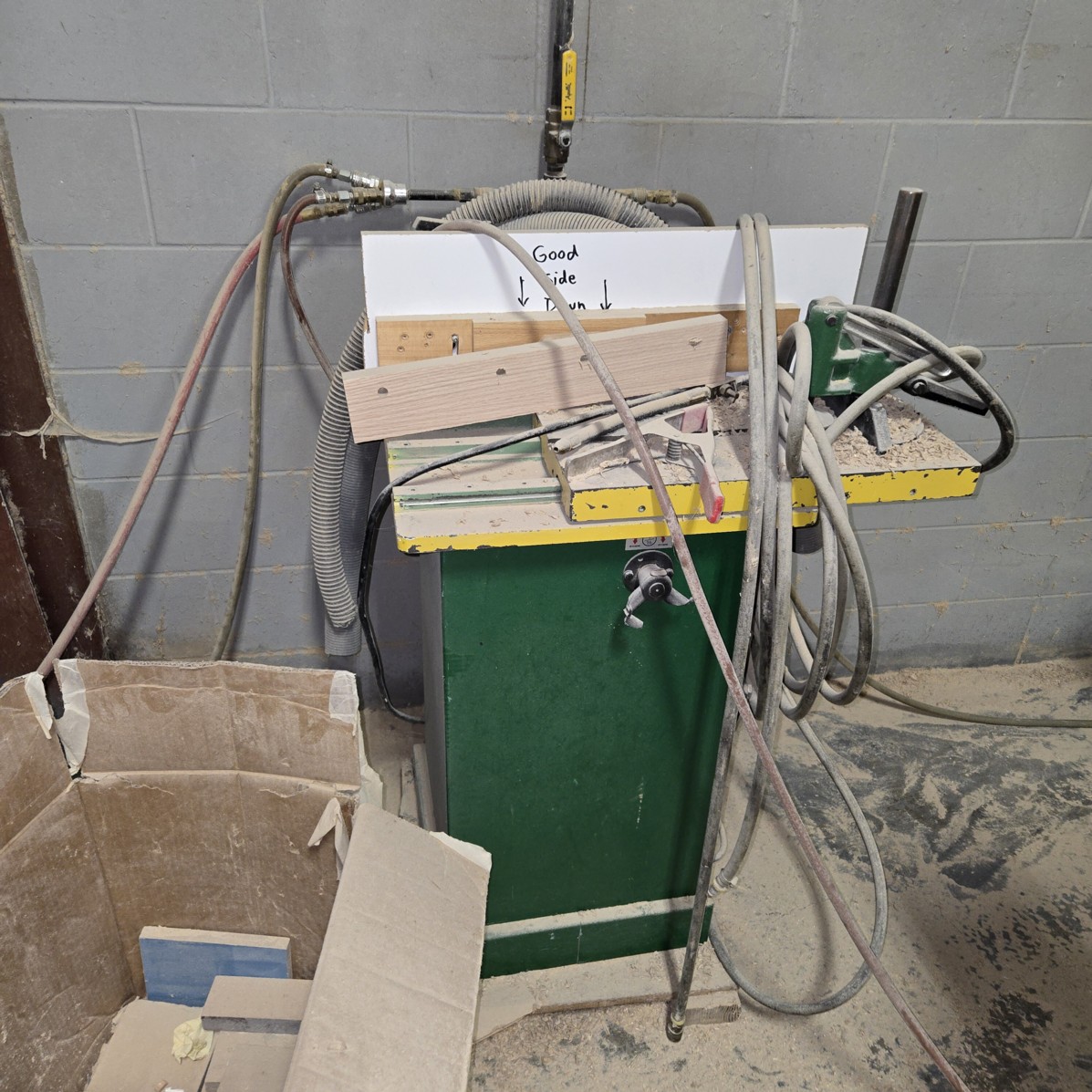Auction Photo