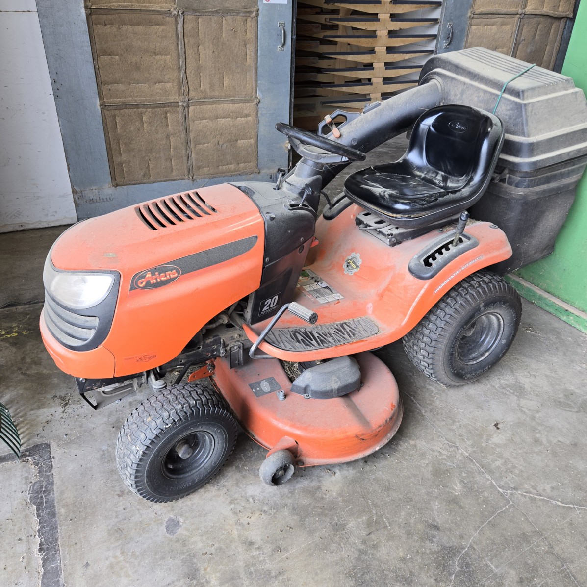 Auction Photo