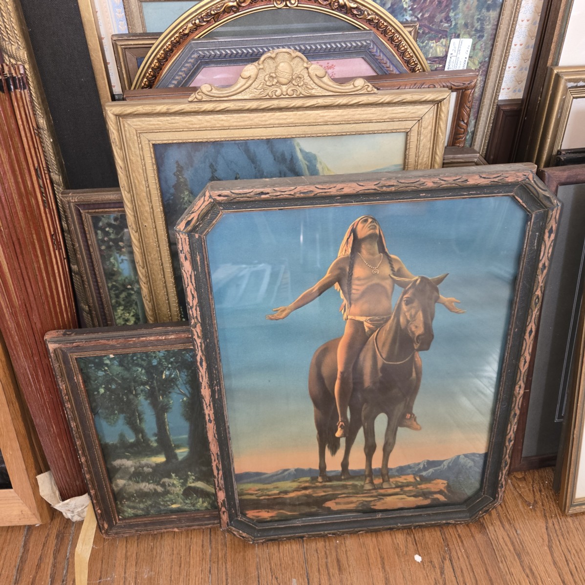 Auction Photo