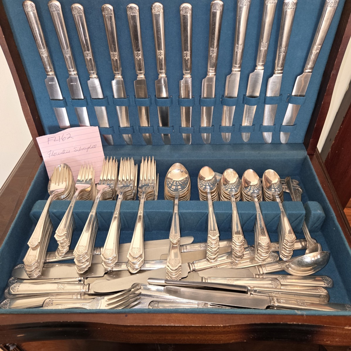 Auction Photo