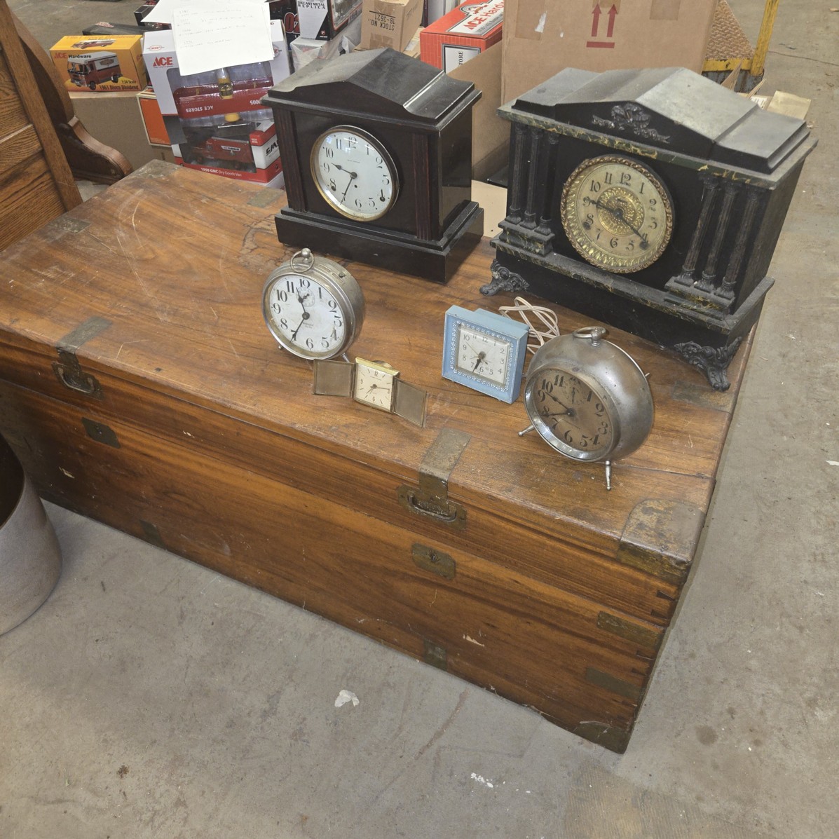 Auction Photo